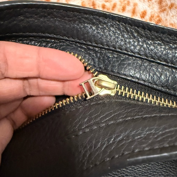 Tory Burch IVY Leather Expandable Crossbody/Shoulder Bag. - Picture 7 of 7